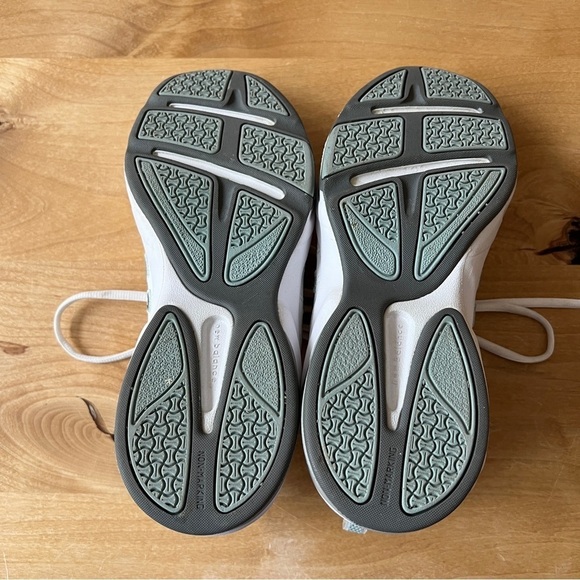 NEW BALANCE 623 WHITE TRAINER LACE UP SNEAKERS ATHLETIC COMFORT DAD SHOES WOMEN - Picture 11 of 12